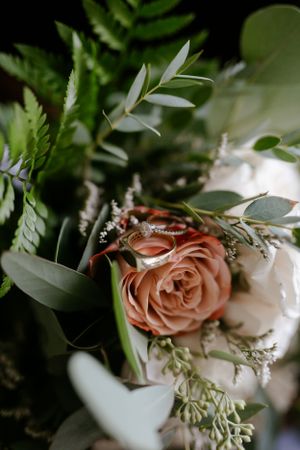 Wedding florals. Photography by Samantha Bateman.