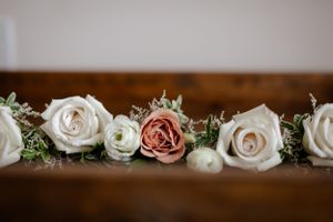 Wedding boutonniere florals. Photography by Samantha Bateman.