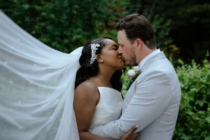 Bride and Groom kissing. Samantha Bateman wedding photography.