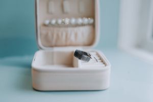 Pop Up Bridal Shop in Annapolis Valley, Nova Scotia. Wedding photography by Samantha Bateman.