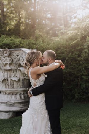 Wedding photography in Toronto, Ontario. Wedding photography by Samantha Bateman .