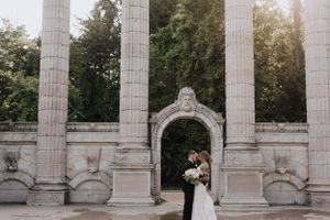 Wedding photography in Toronto, Ontario. Wedding photography by Samantha Bateman .