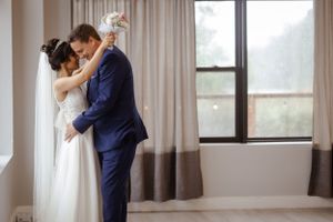 Halifax wedding photography at Canoe Club in Halifax, Nova Scotia. Wedding photography by Samantha Bateman.
