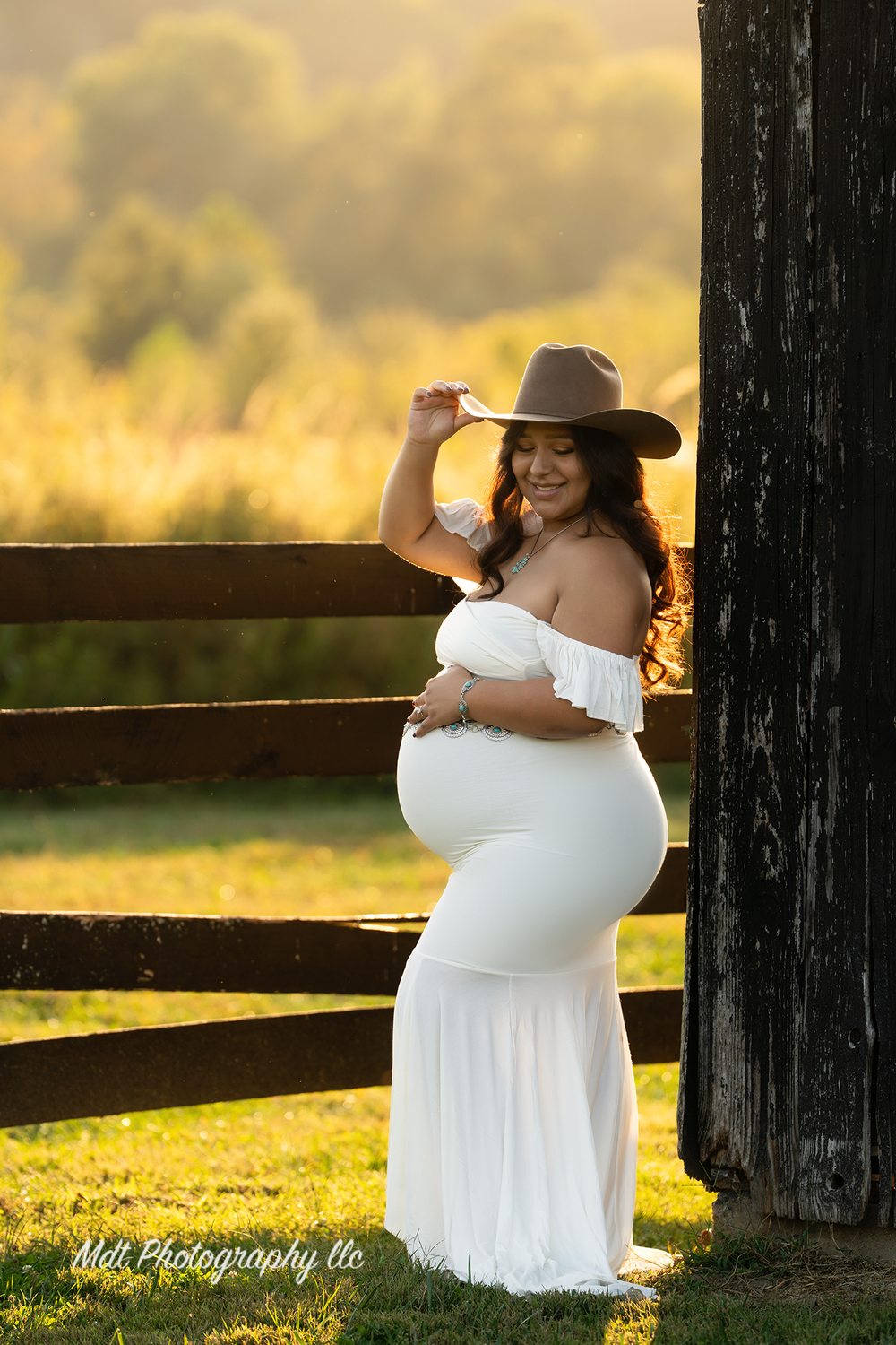 maternity photo in white gown