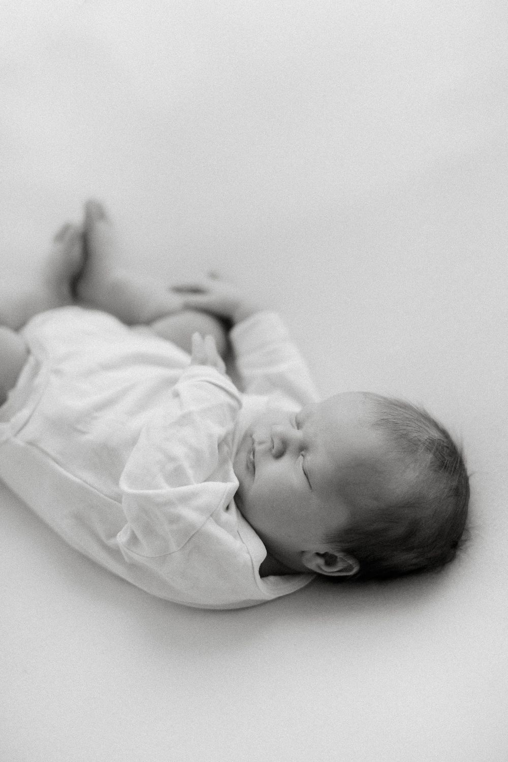 Newbornkuvaus studiolla Tampereella.
