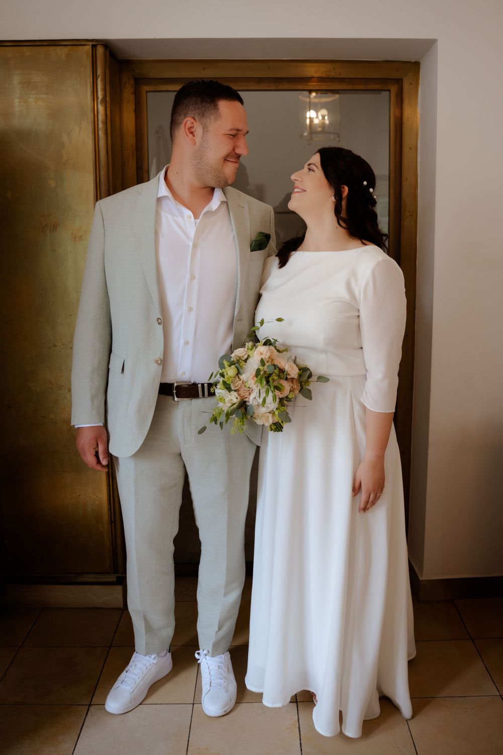 Authentische Hochzeitsreportage in Berlin – Emotionen und echte Momente. Wedding Braut Bräutigam Shooting