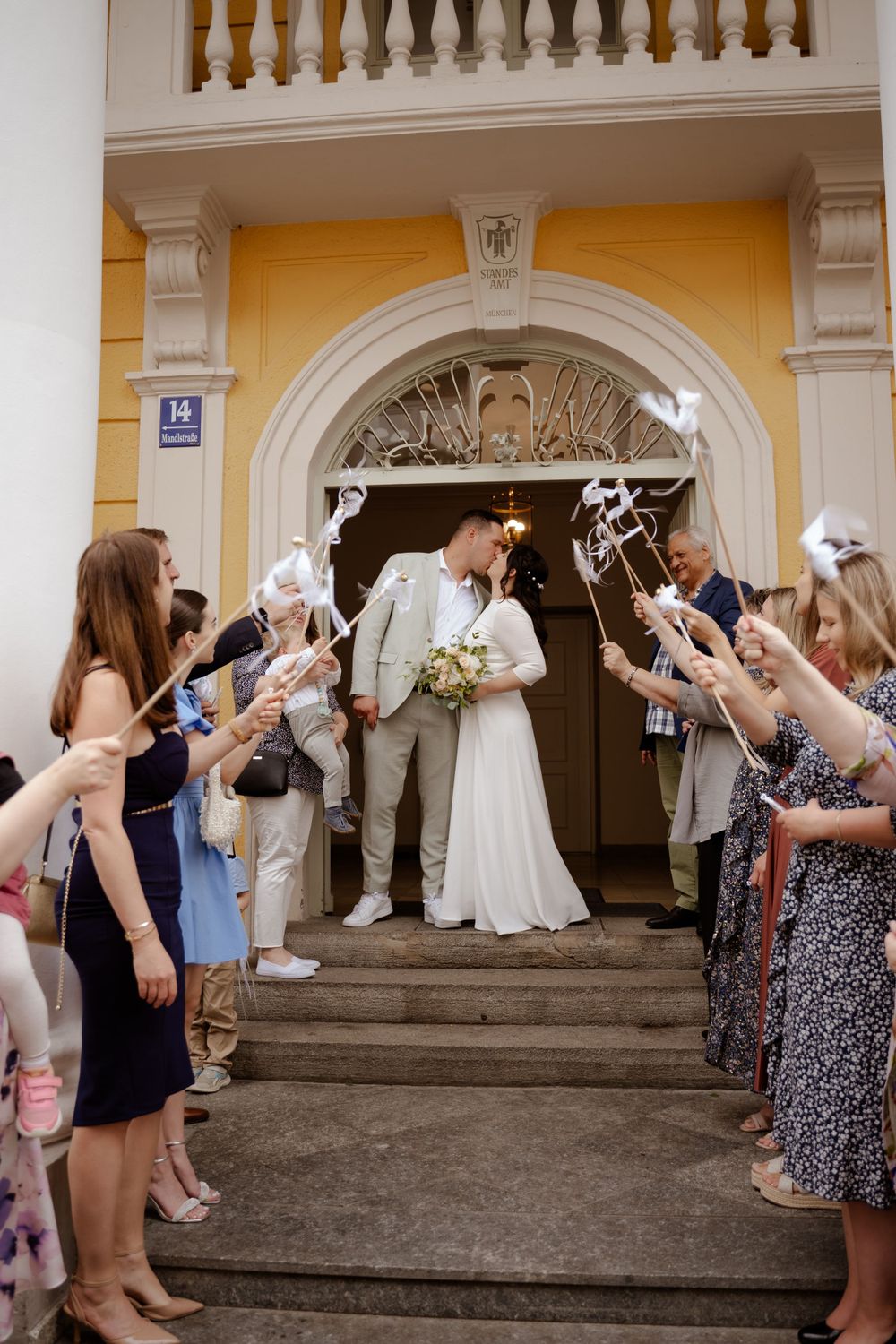 Authentische Hochzeitsreportage in Berlin – Emotionen und echte Momente. Wedding Braut Bräutigam Shooting