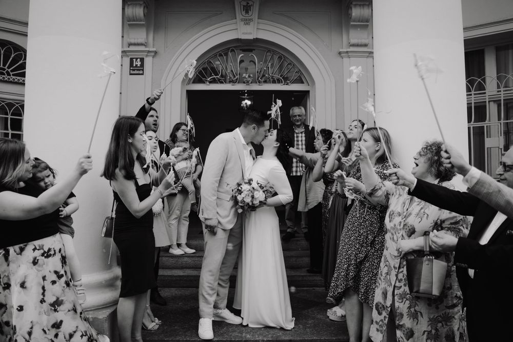 Authentische Hochzeitsreportage in Berlin – Emotionen und echte Momente. Wedding Braut Bräutigam Shooting