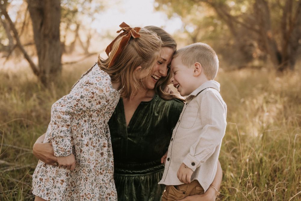 best family photographer in albuquerque. affordable family portraits in abq. albuquerque family photographers. outdoor family photos. abq nm
