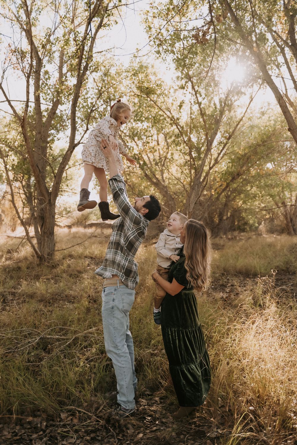 best family photographer in albuquerque. affordable family portraits in abq. albuquerque family photographers. outdoor family photos. abq nm