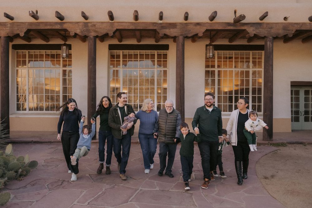 best family photographer in albuquerque. affordable family portraits in abq. albuquerque family photographers. outdoor family photos. abq nm
