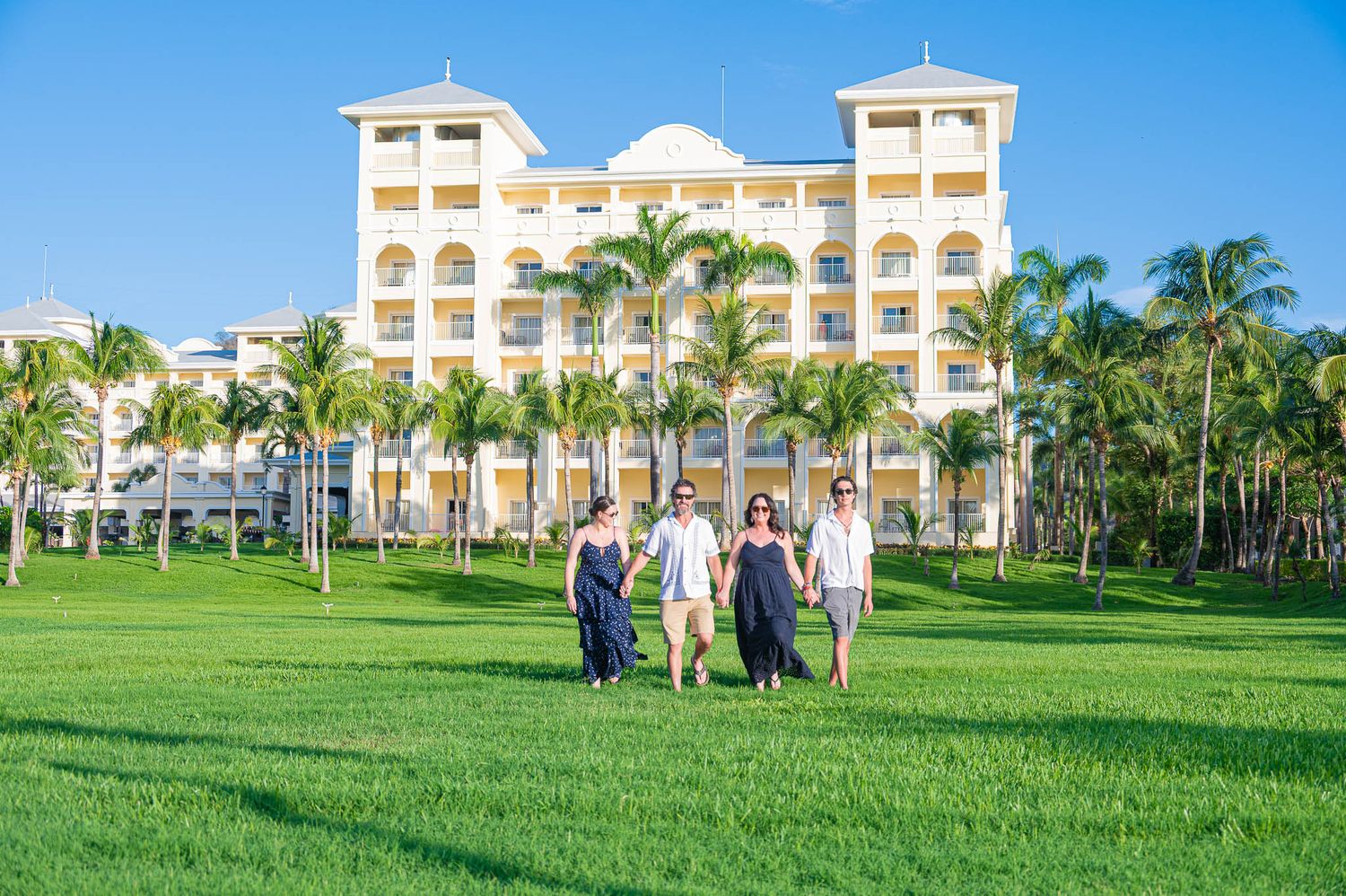 Family photo session in Riu Guanacaste, Costa Rica