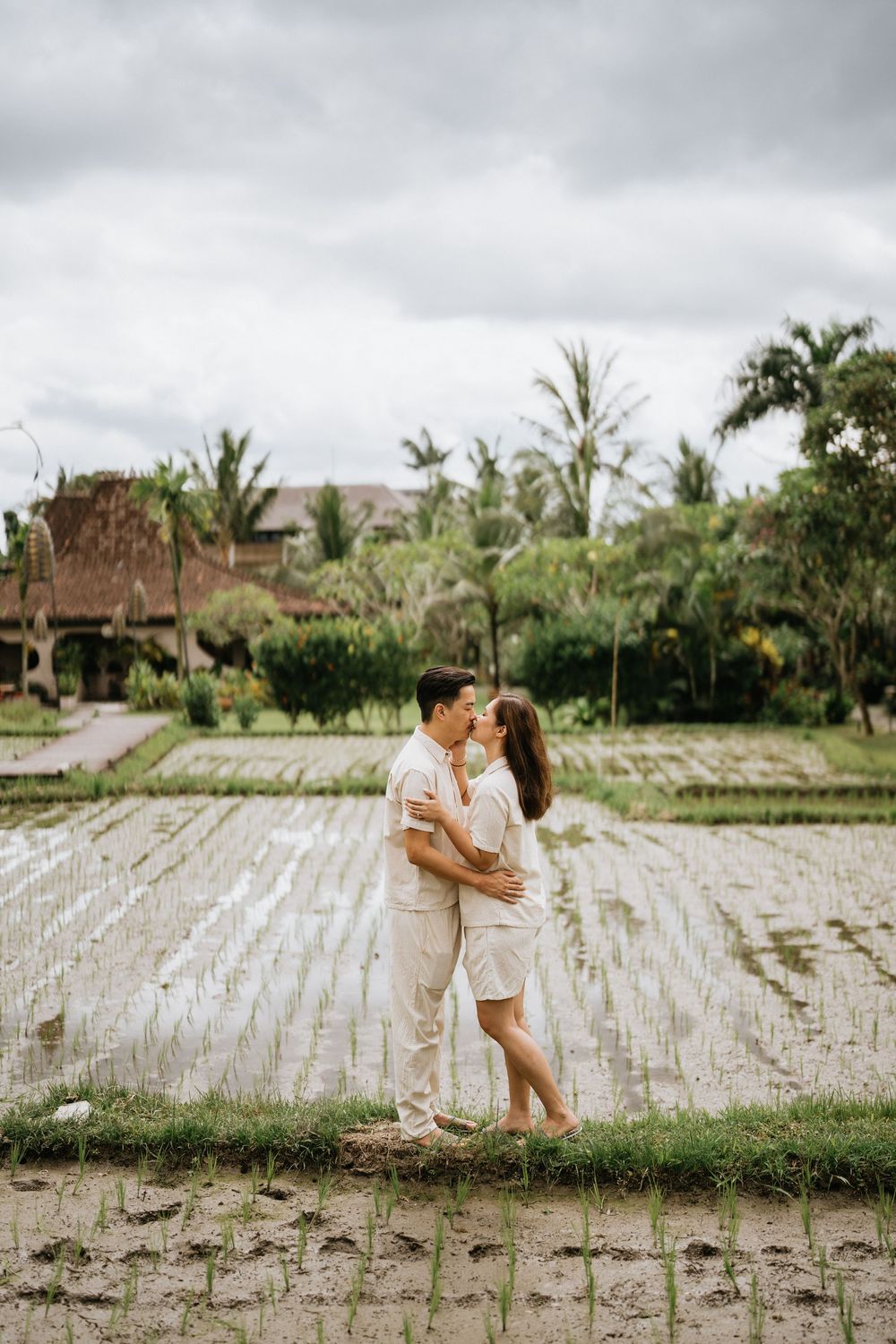 Bali couple photoshoot with ricefield and waterfall background