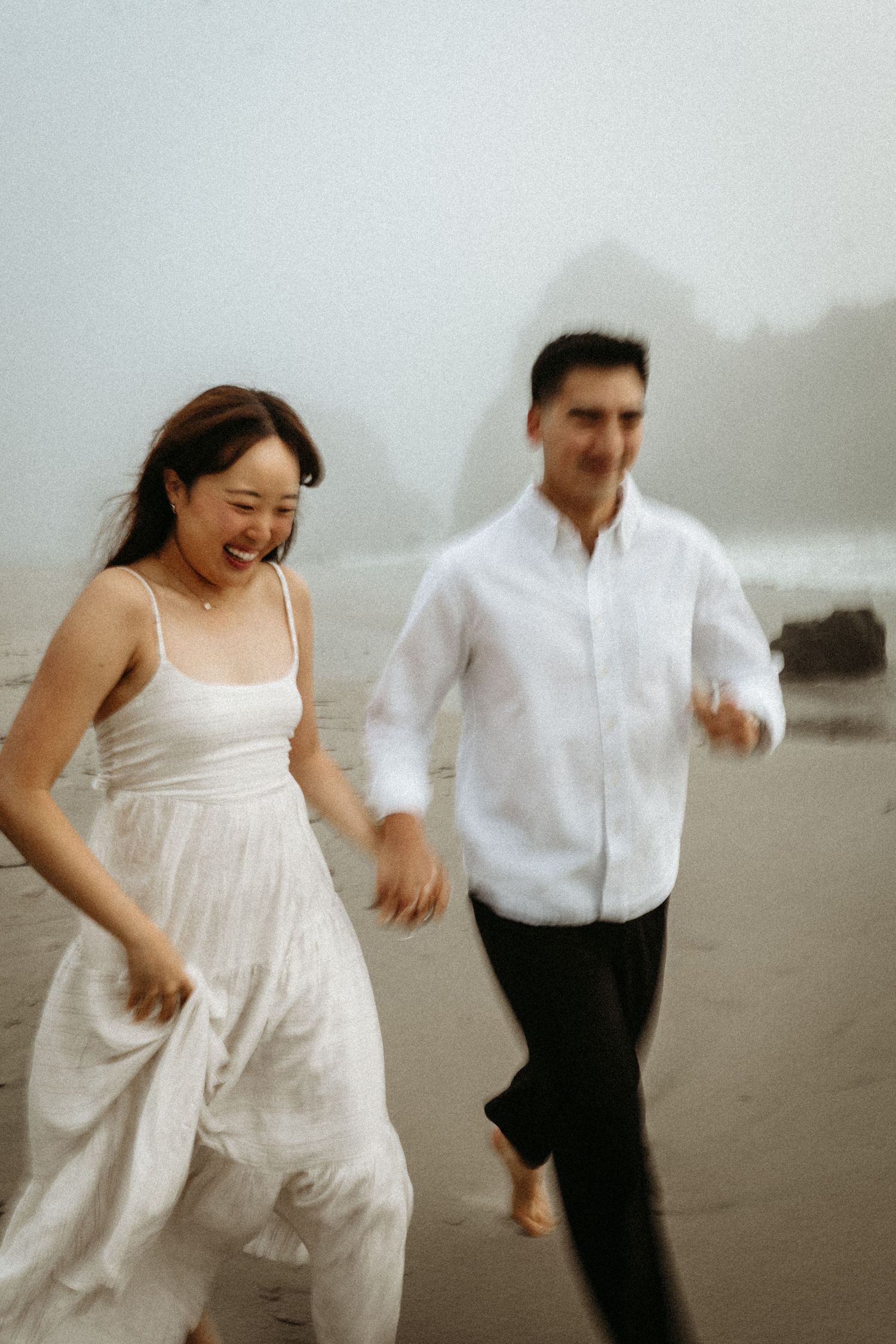 black and white Engagement Photo Outfits