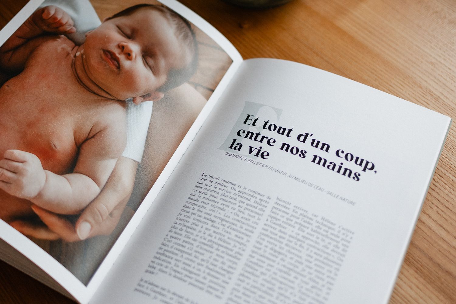 idee cadeau naissance haut de gamme avec livre de naissance illustre par un recit et des photographies sensibles
