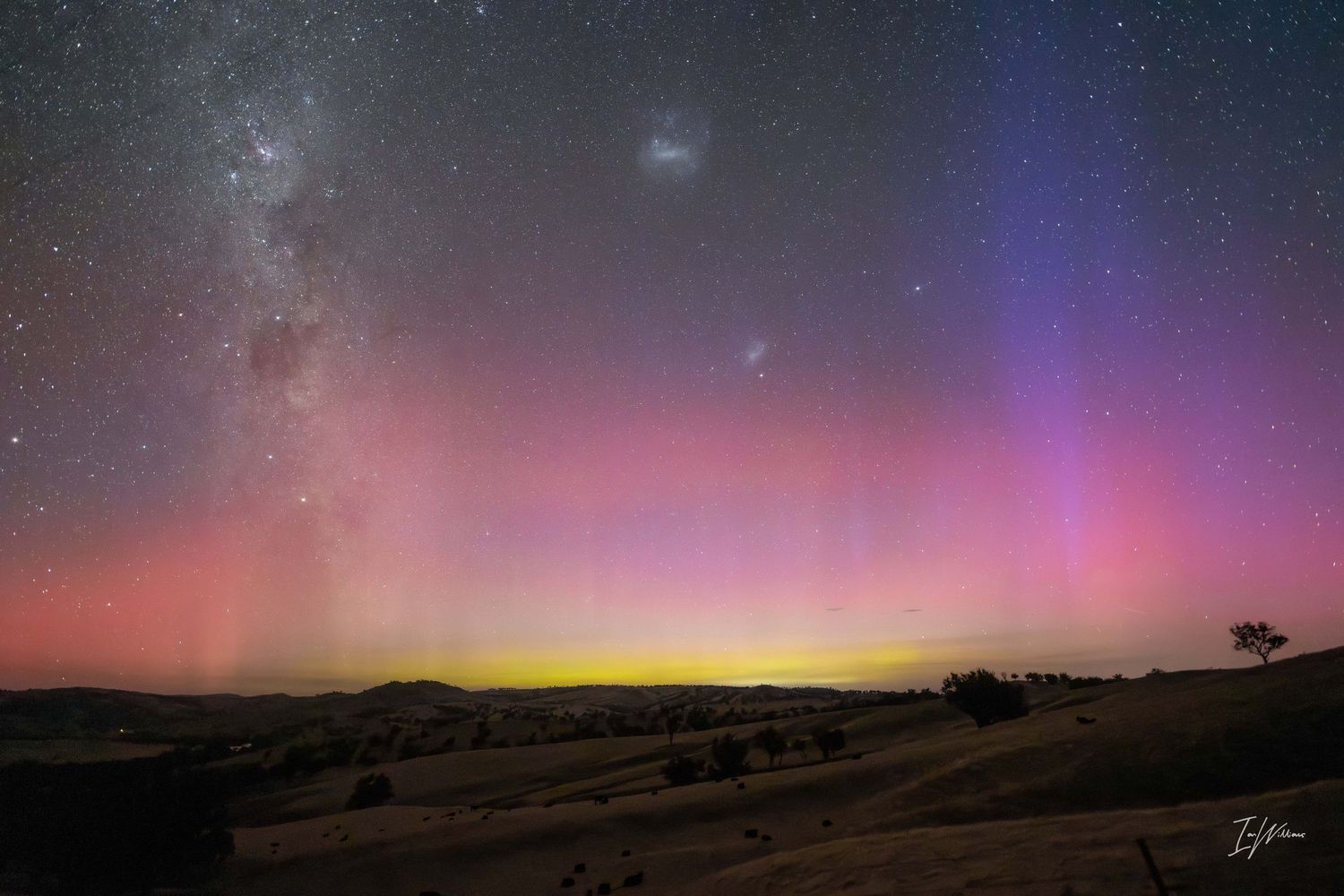 Aurora Australis, Jugiong