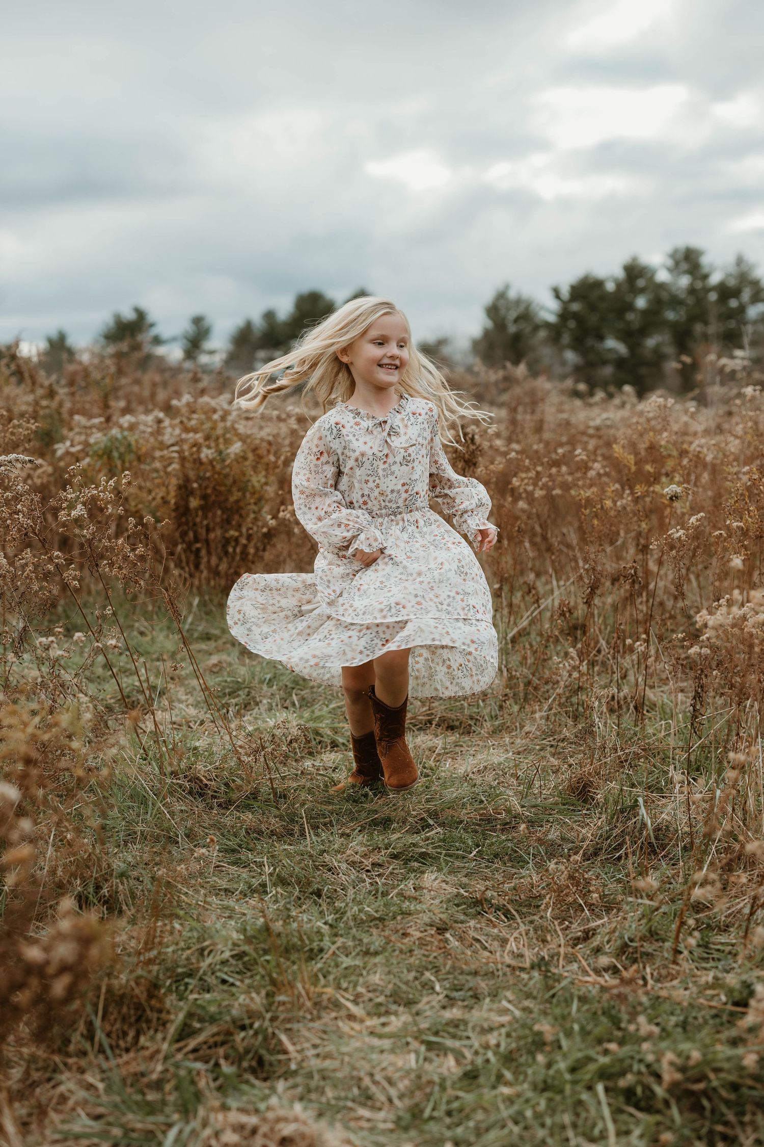 family photography, massachusetts, south shore photographer, massachusetts photographer, field, girl dancing