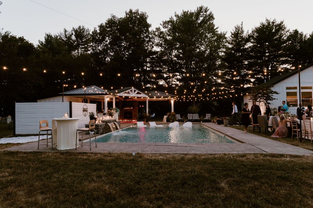 Wedding Photography Hamilton Ohio summer backyard wedding portraits by Vicci Photo Dayton Ohio Photographer Victoria Wooton