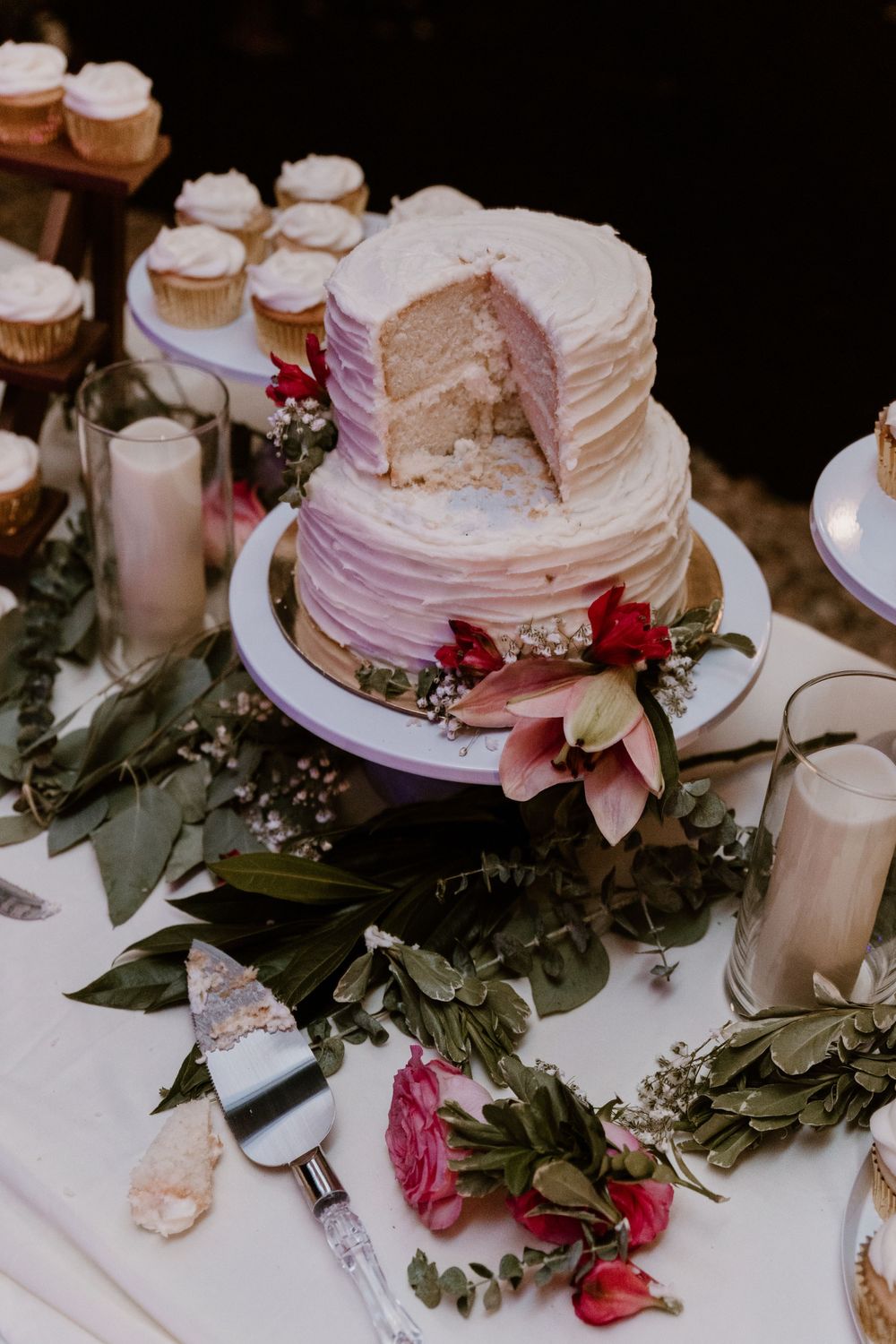 Wedding Photography Hamilton Ohio summer backyard wedding portraits by Vicci Photo Dayton Ohio Photographer Victoria Wooton