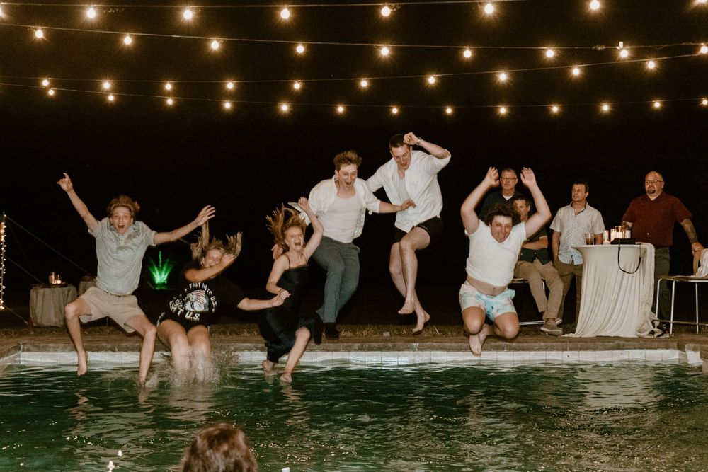 Wedding Photography Hamilton Ohio summer backyard wedding portraits by Vicci Photo Dayton Ohio Photographer Victoria Wooton