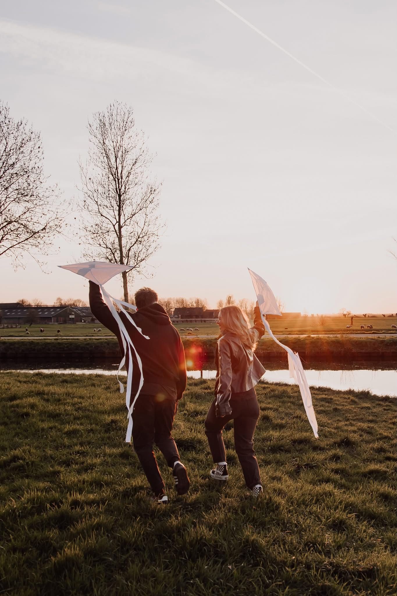 Candid couple photos highlighting movement, emotion, and golden hour lighting.