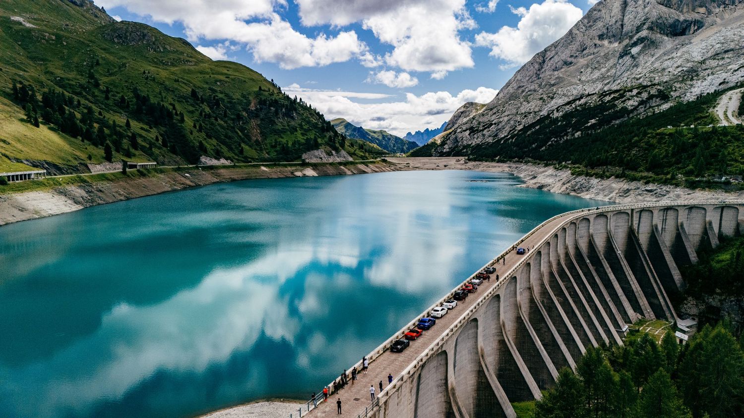 Drohnen Aufnahme eines Stausees
