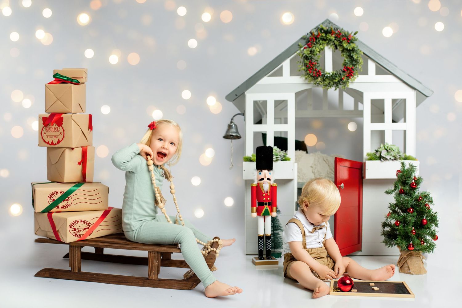 Professional Santa photographer Springfield Lakes – holiday portraits for Brisbane families.