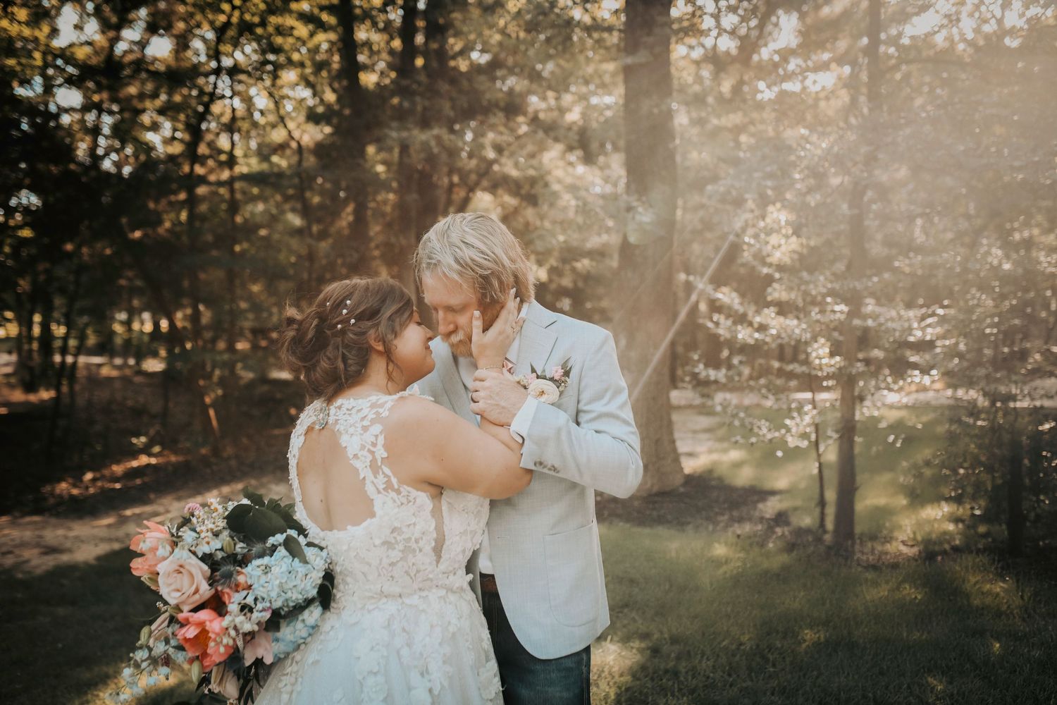Modern rustic wedding photos at Whispering Oaks with bride and groom