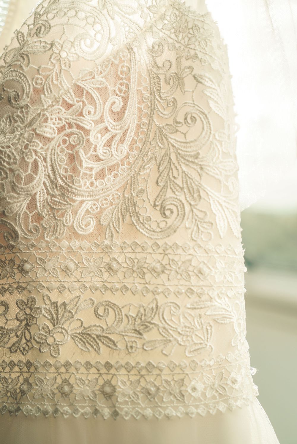 Photo de mariage, la robe, par Chloé Cabanes