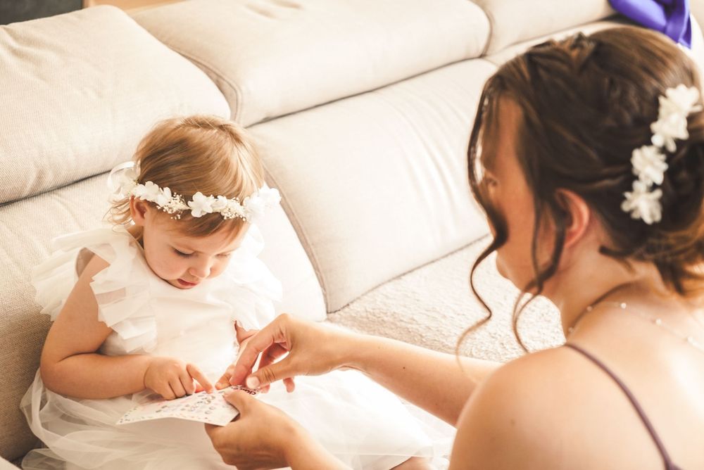 Photo de mariage, préparation de la mariée, par Chloé Cabanes