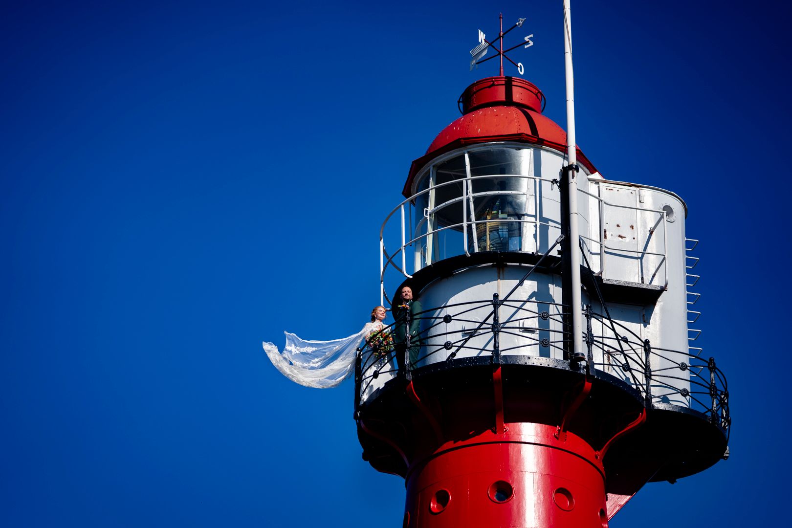 Trouwfoto op vuurtoren