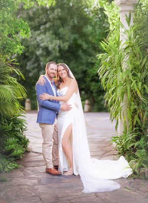 Non-traditional photography of bride and groom portraits at The Manor, SA captured by Wollongong wedding photographer Serene Coleman.