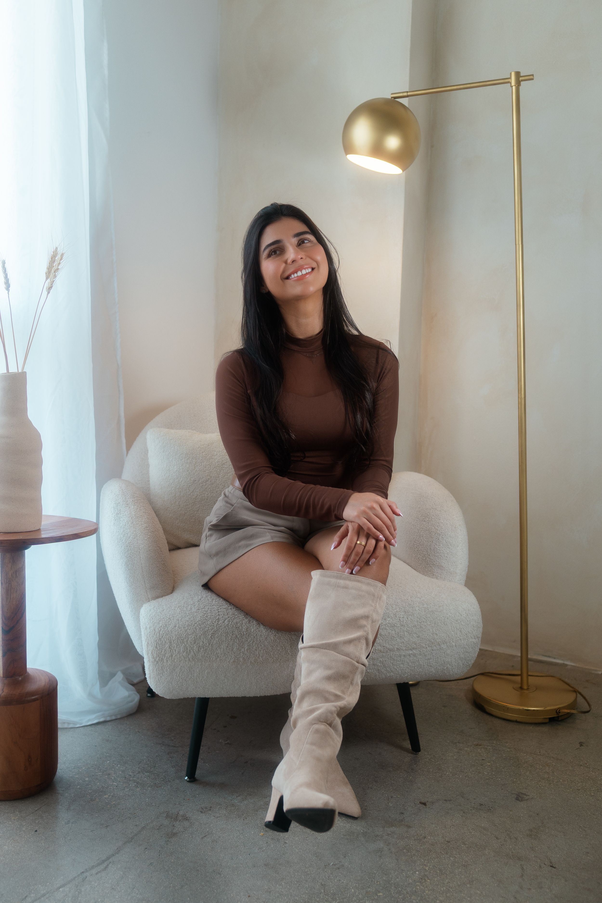 Studio personal branding photography in Miami with modern styling. Professional portrait photos by MannyPortraits.