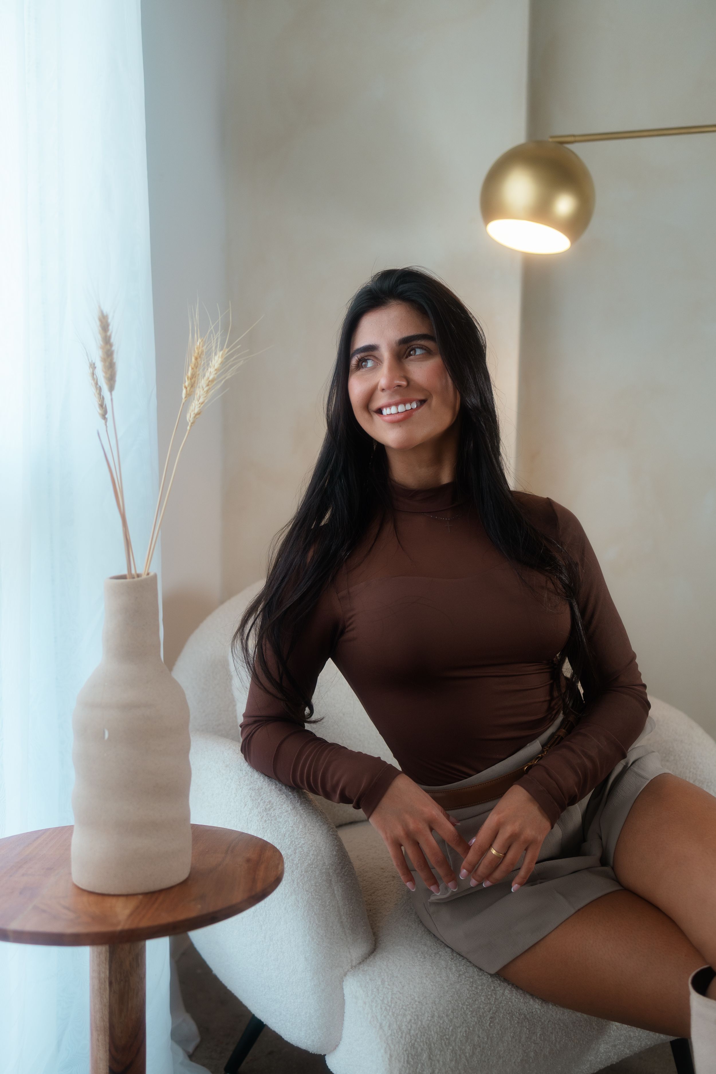 Indoor studio portrait photography in South Florida. Clean personal branding photoshoot by MannyPortraits.