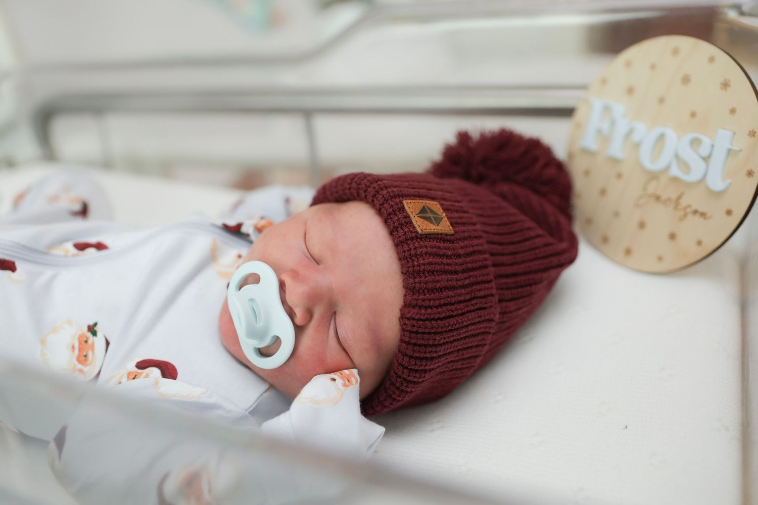 Fresh 48 photography session in Nashville hospital documenting newborn’s first hours