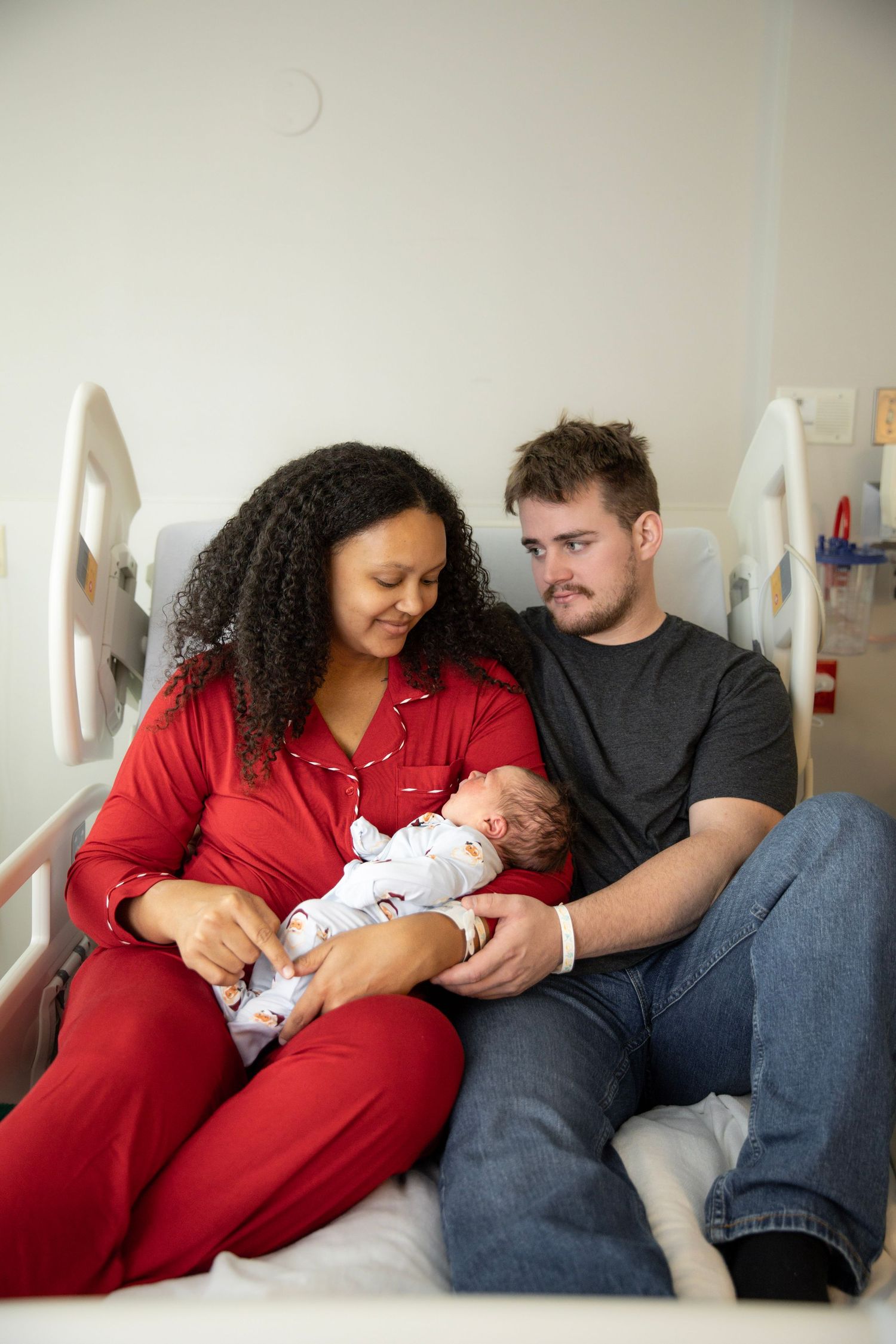 Fresh 48 photography session in Nashville hospital documenting newborn’s first hours