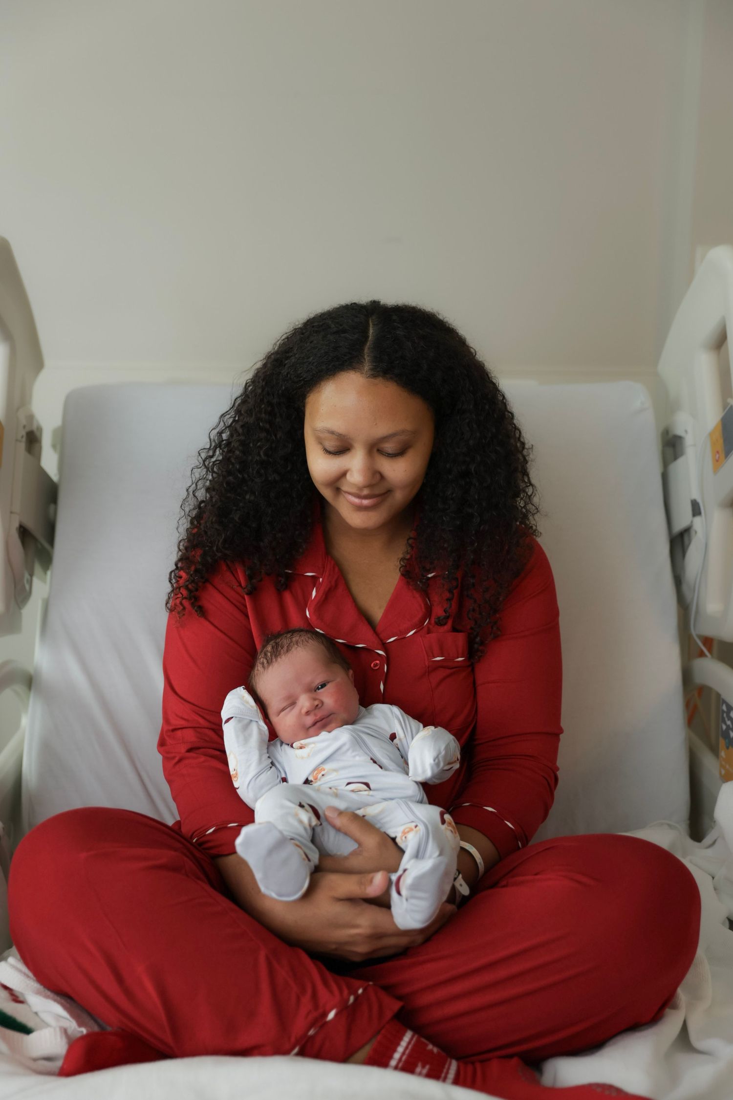 Fresh 48 photography session in Nashville hospital documenting newborn’s first hours