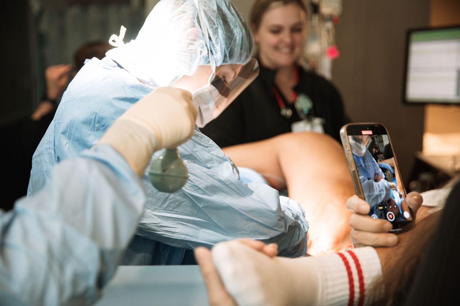 Middle Tennessee birth photography showing natural active labor and pushing hospital birth experience