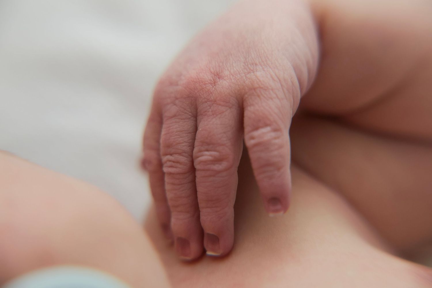 Fresh 48 photography session in Nashville hospital documenting newborn’s first hours