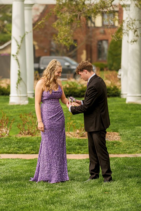 prom-photos-fort-wayne-indiana-photographer-session-outdoor-lakeside-rose-gardens-park-downtown-seniors-1000