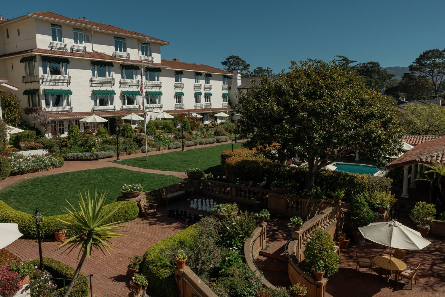 La Playa Hotel Carmel Courtyard