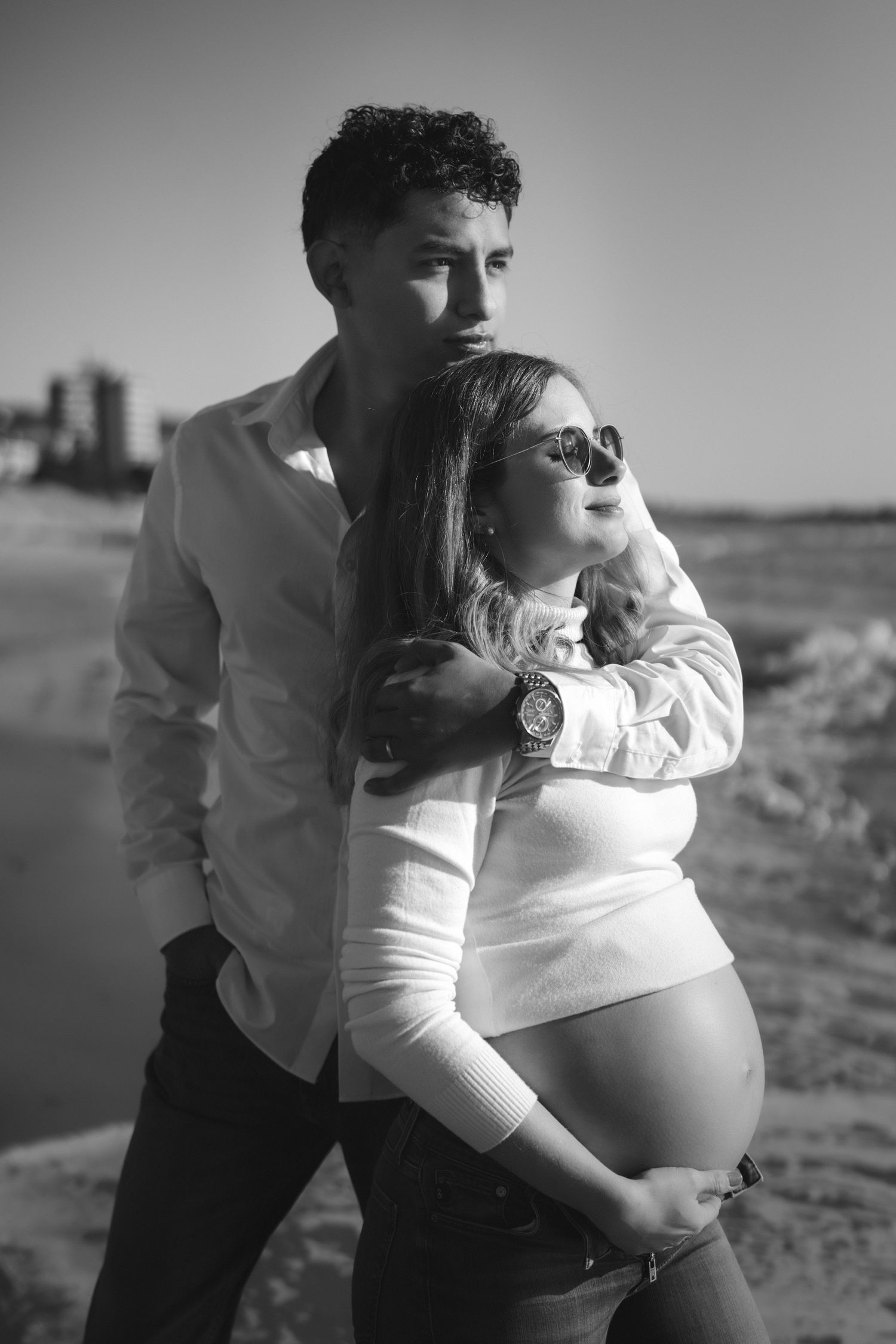 foto di maternità al mare a sanremo