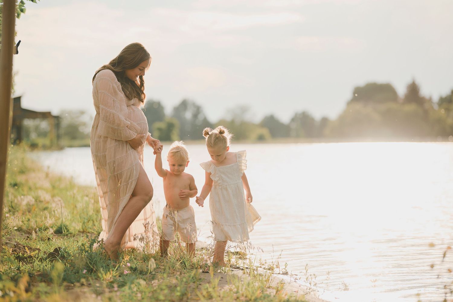 Maternity Photos at a Lake in Idaho Falls ShutterGirl Maternity Photographer Idaho Falls Emotive Photographer
Custom Maternity Photography