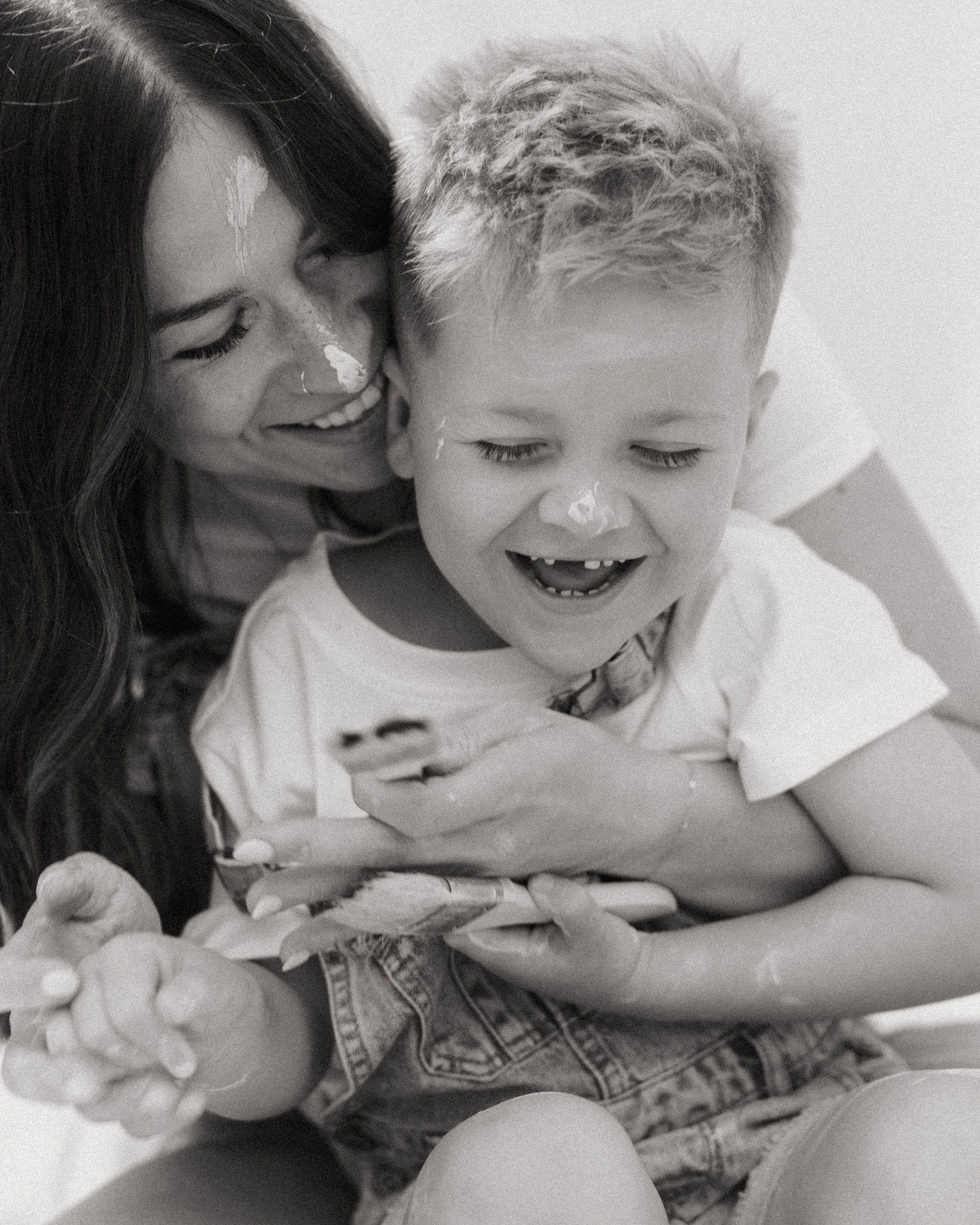 beautiful grainy edit Mommy & Me painting session by photographer Autumn Case with DreamStudios in the Toledo area