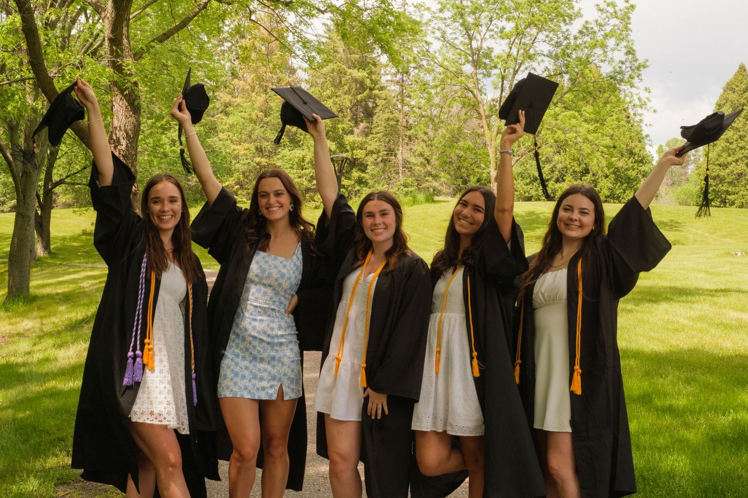 Senior photo session with Bethel University graduates