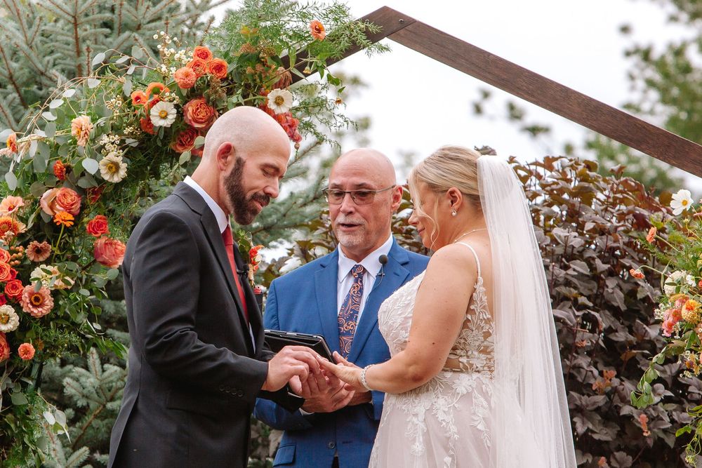 Ceremony at Binksberry Hollow Wedding in Wilson, New York photographed by Jess Trankle Images Buffalo and Rochester Wedding Photographer.