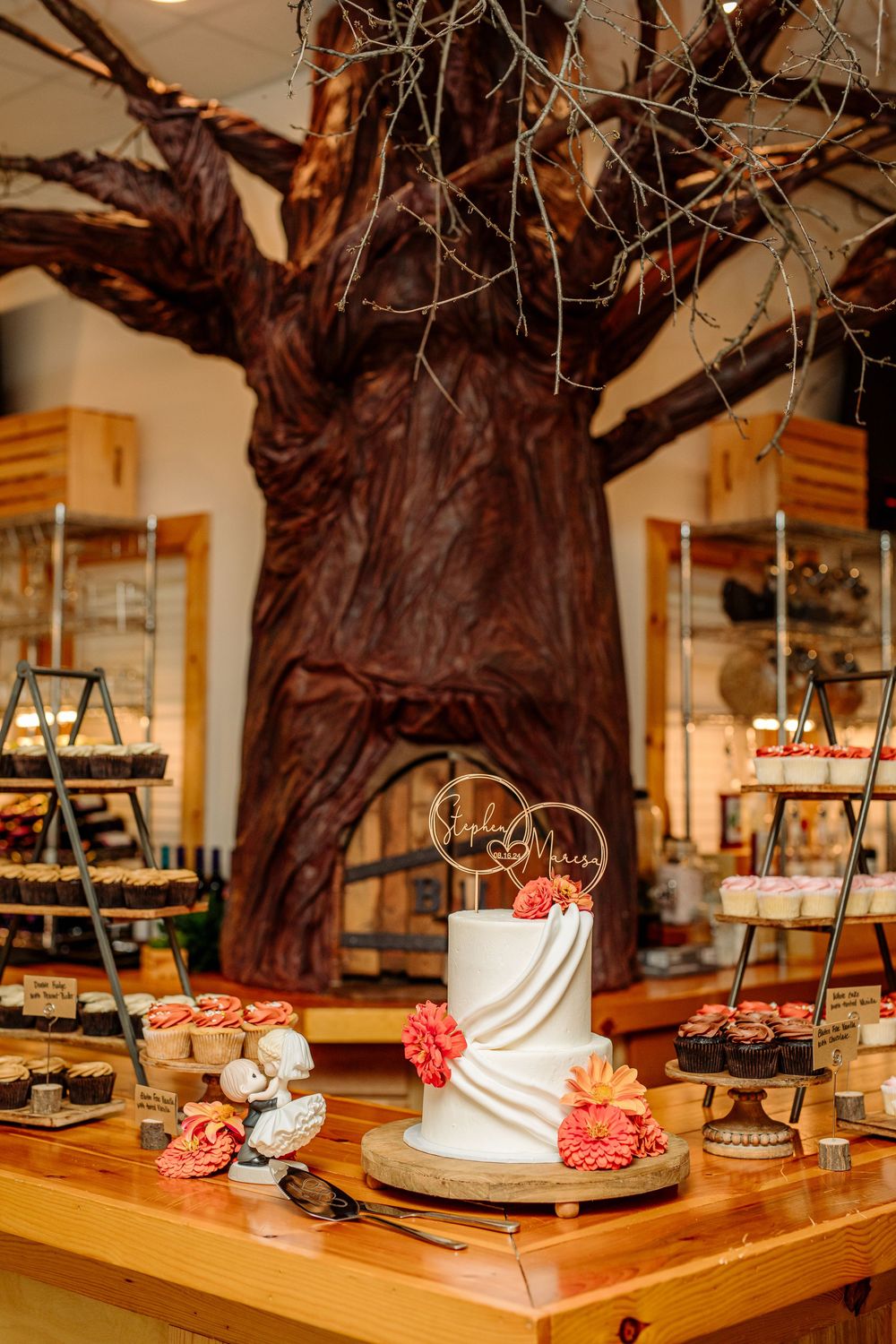 Binksberry Hollow Wedding in Wilson, New York photographed by Jess Trankle Images Buffalo and Rochester Wedding Photographer.