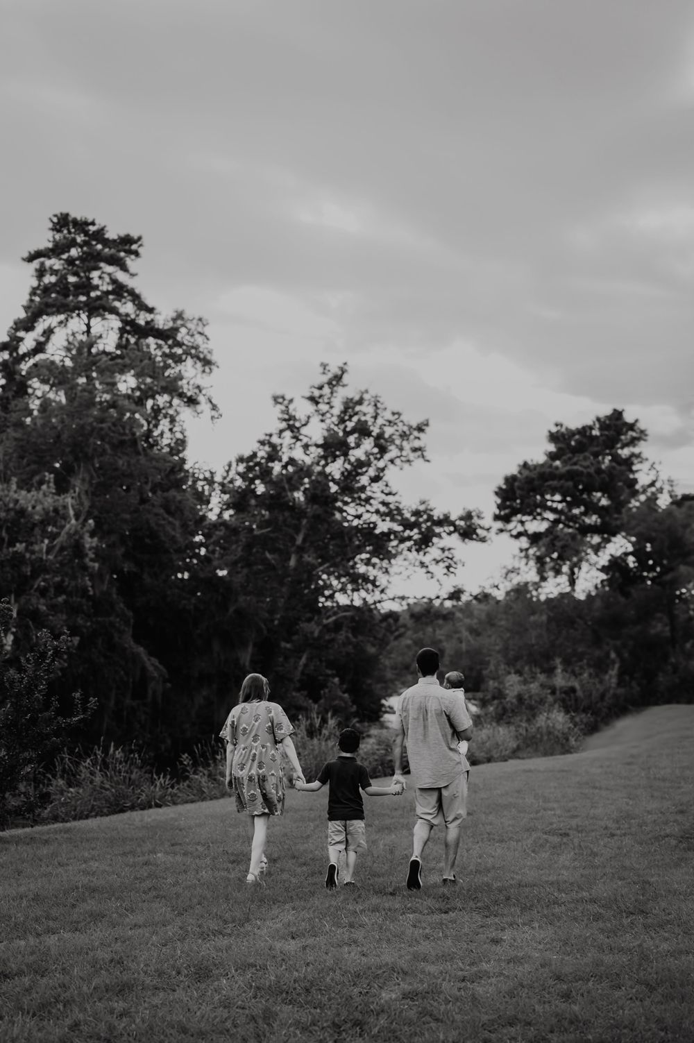 Family photos at Columbia Riverwalk in Columbia South Carolina
Couples & Family Photographer