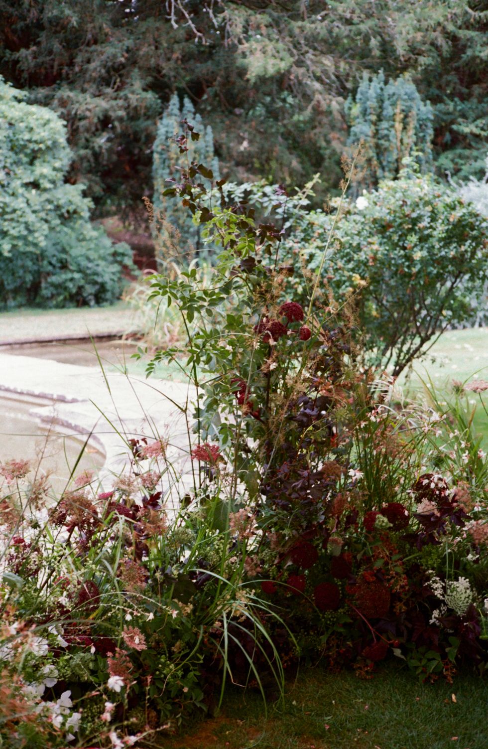 Floral decoration in a tent