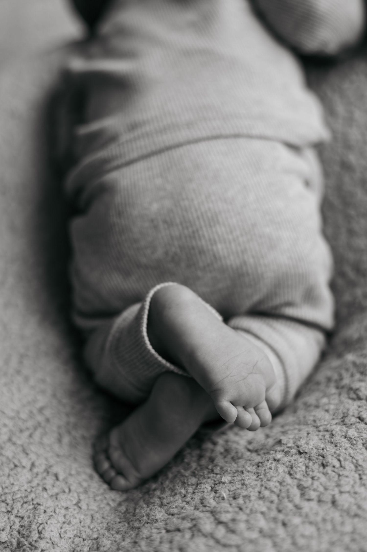 Newborn baby zwart-wit
